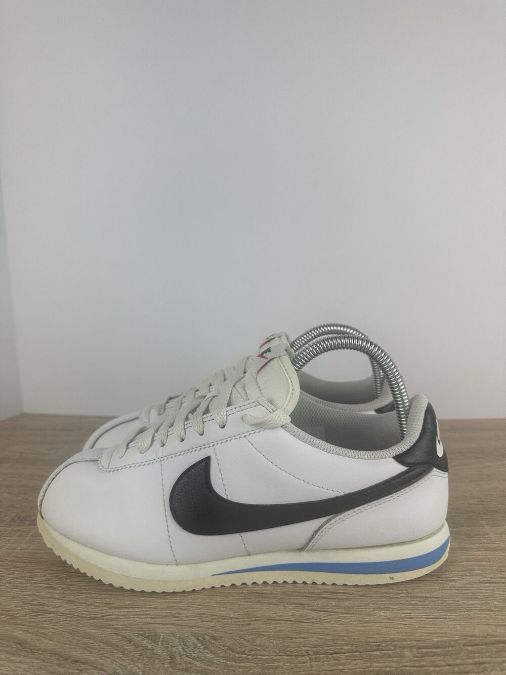 Nike Cortez Women’s Size 8 White Black Blue Leather Sneakers DN1791-100